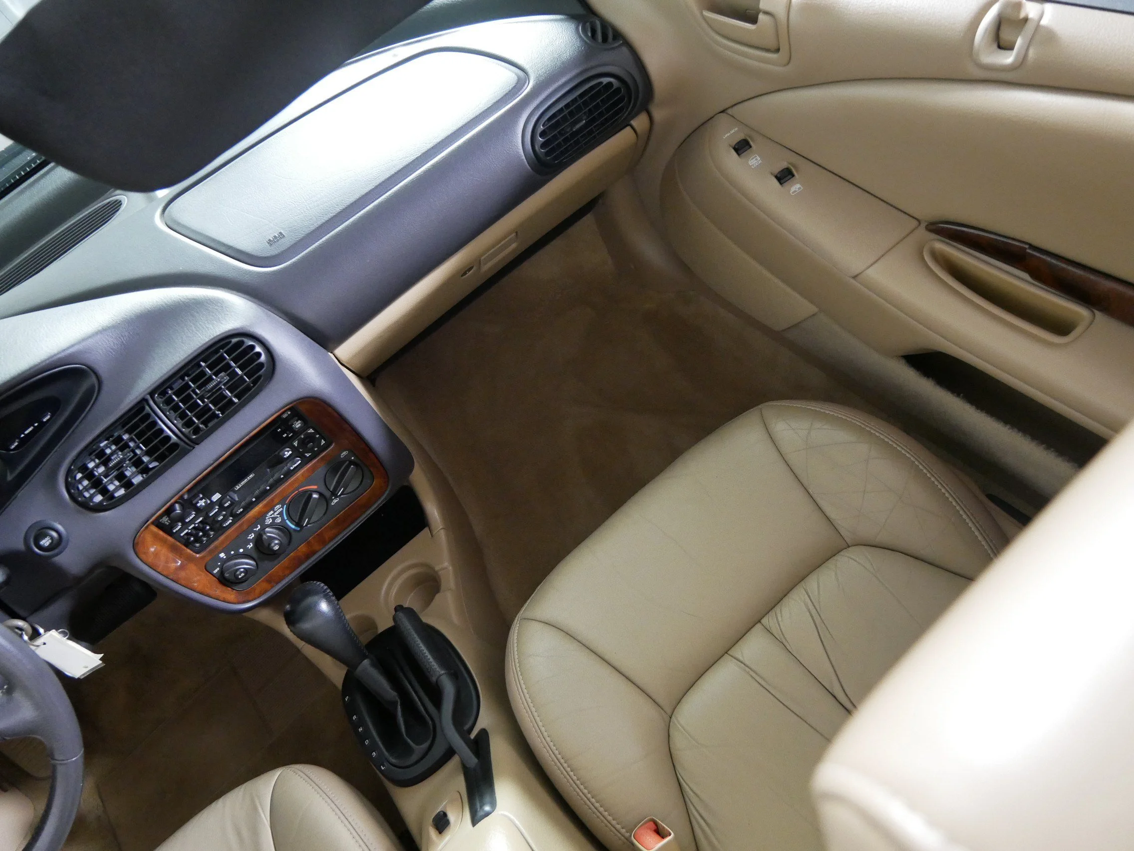 Used 2000 Deep Cranberry Pearl Chrysler JXi image 11