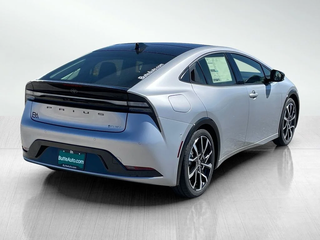 New 2026 Cutting Edge Toyota XSE Premium image 3