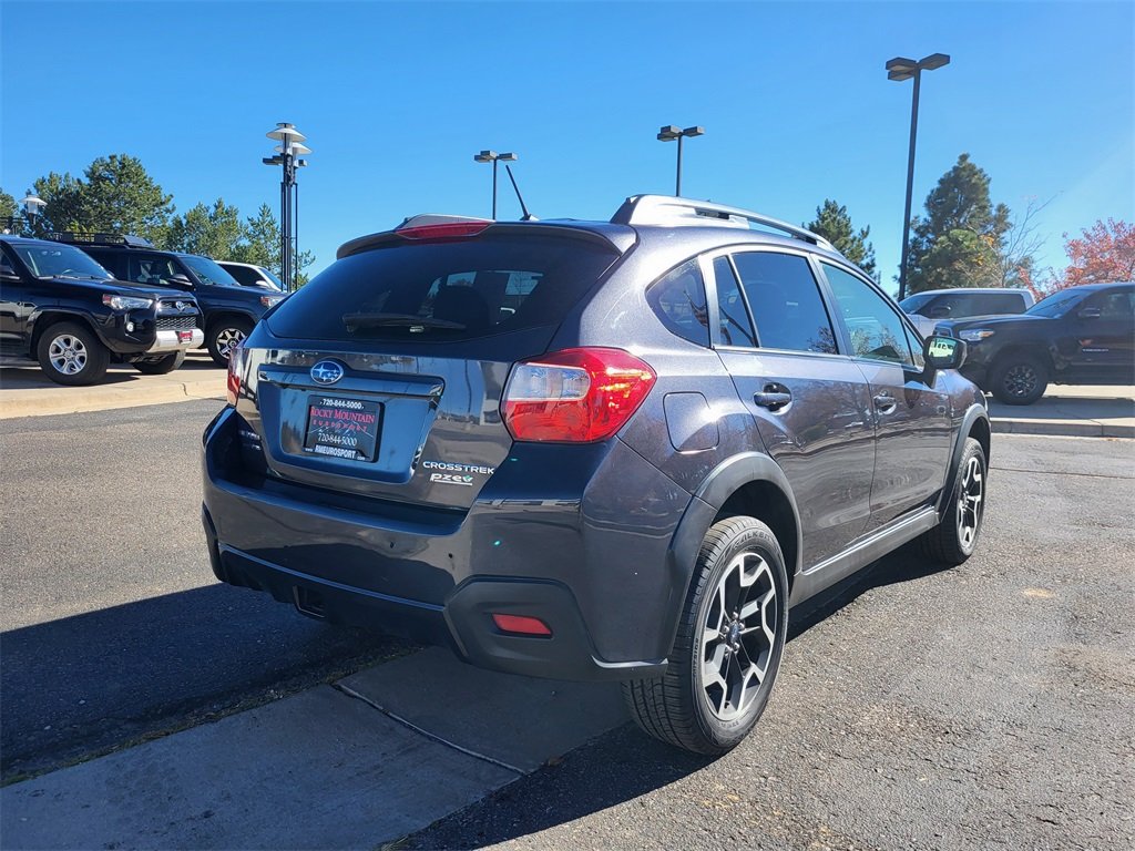 2017 Subaru Crosstrek 2.0i Premium photo 3
