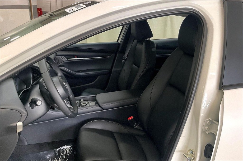 2026 MAZDA MAZDA3 - Image 8