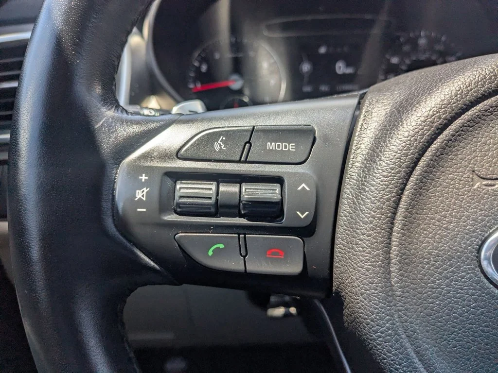 Used 2017 Snow White Pearl Kia EX image 20