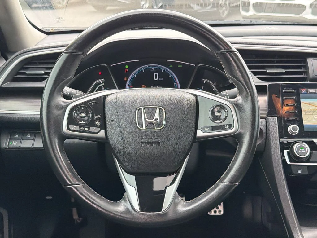 Used 2020 Silver Honda Touring image 23