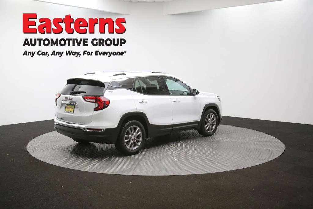 Used 2023 White GMC SLT image 43