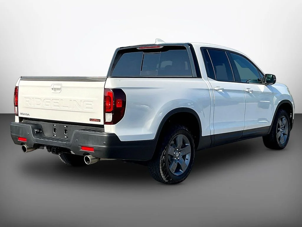 Used 2025 Platinum White Pearl Honda TrailSport image 6