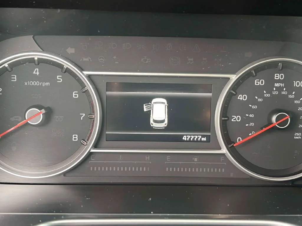 Used 2023 Black Kia LX image 27