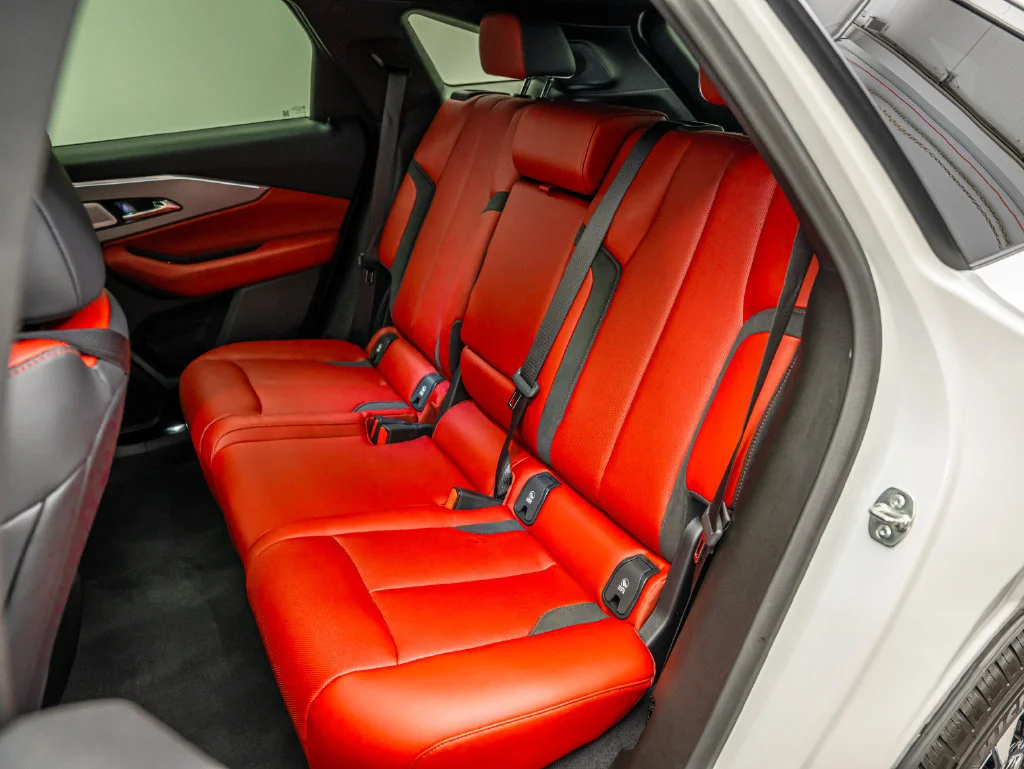 Used 2024 Snowfall Pearl Acura  image 42
