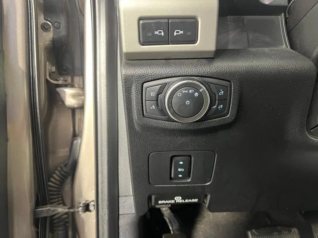 Used 2020 Gray Ford Lariat image 20