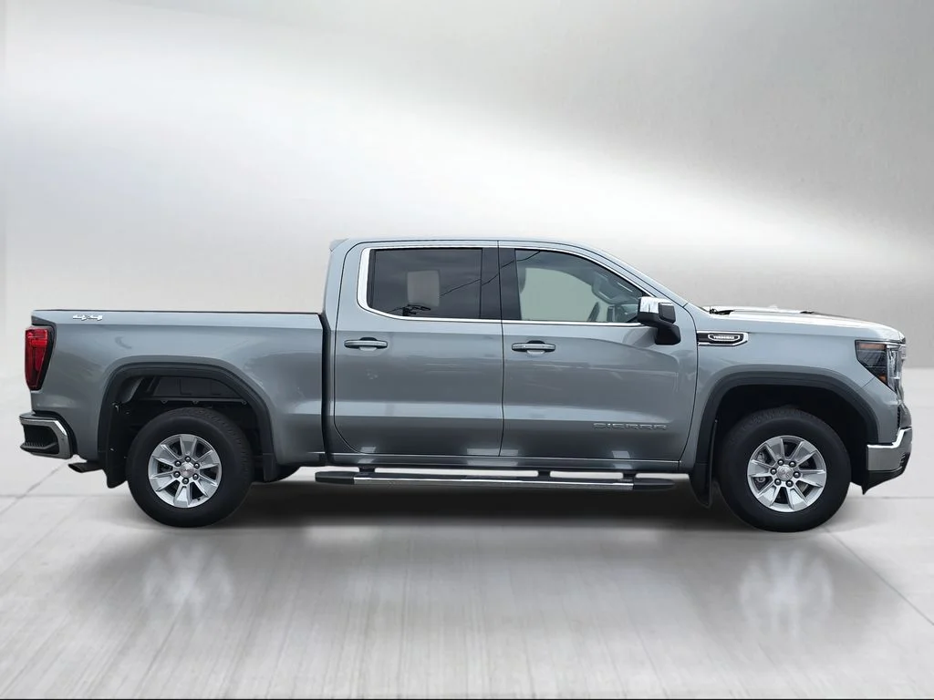 Used 2025 Sterling Metallic GMC SLE image 2
