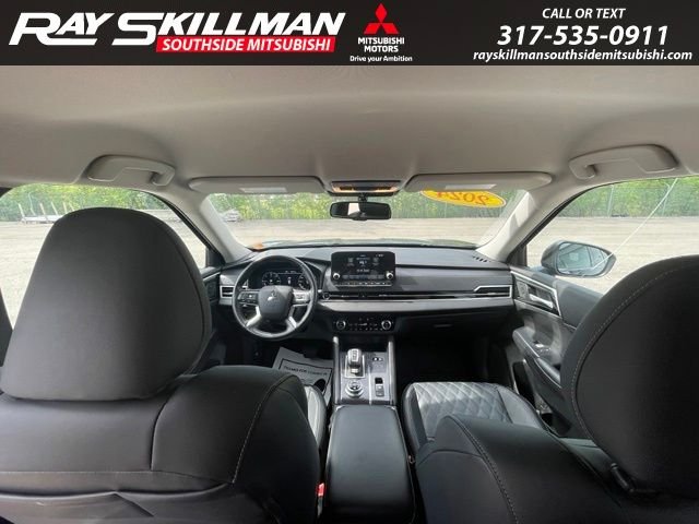 Used 2024 Black Mitsubishi SEL image 12