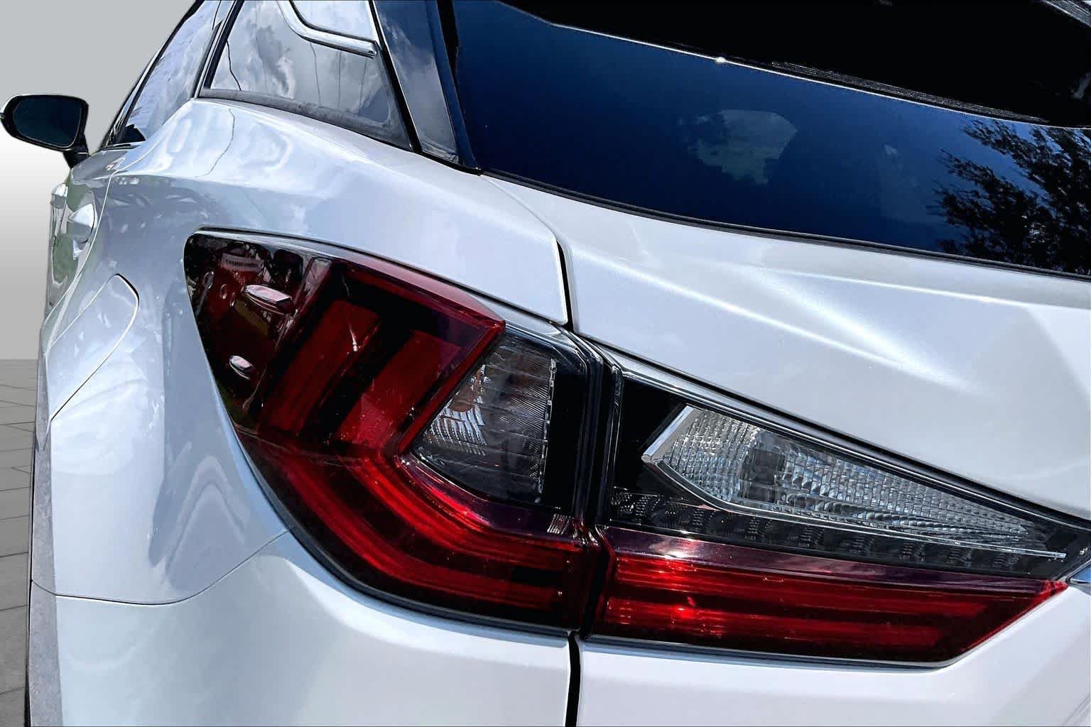Used 2019 Eminent White Pearl Lexus  image 29
