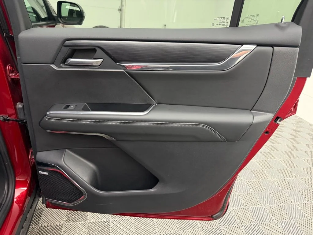 Used 2024 Red GMC Elevation image 39