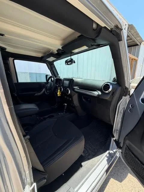 Used 2014 Gray Jeep Unlimited Rubicon image 8