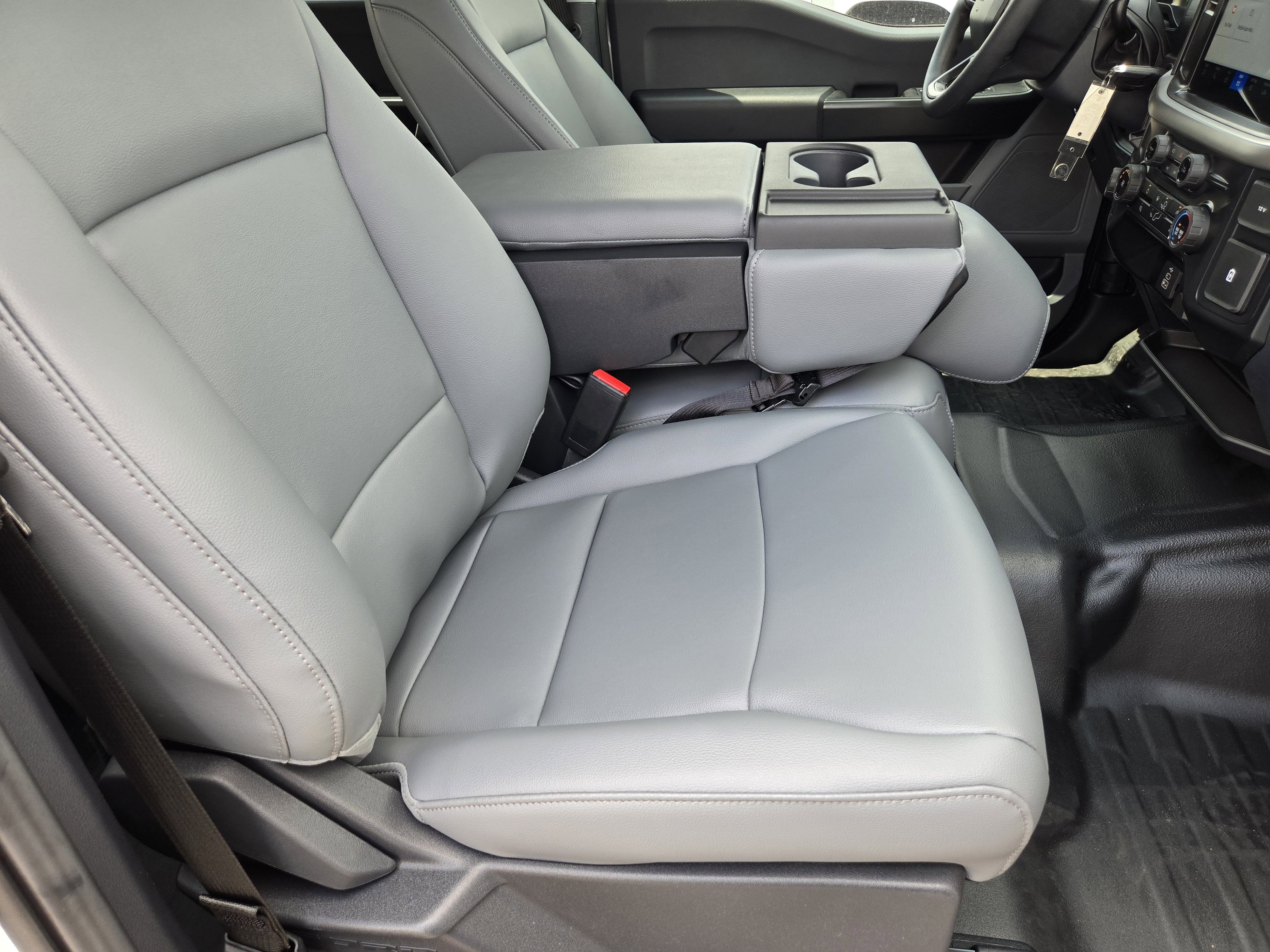 New 2026 Oxford White Ford XL image 9