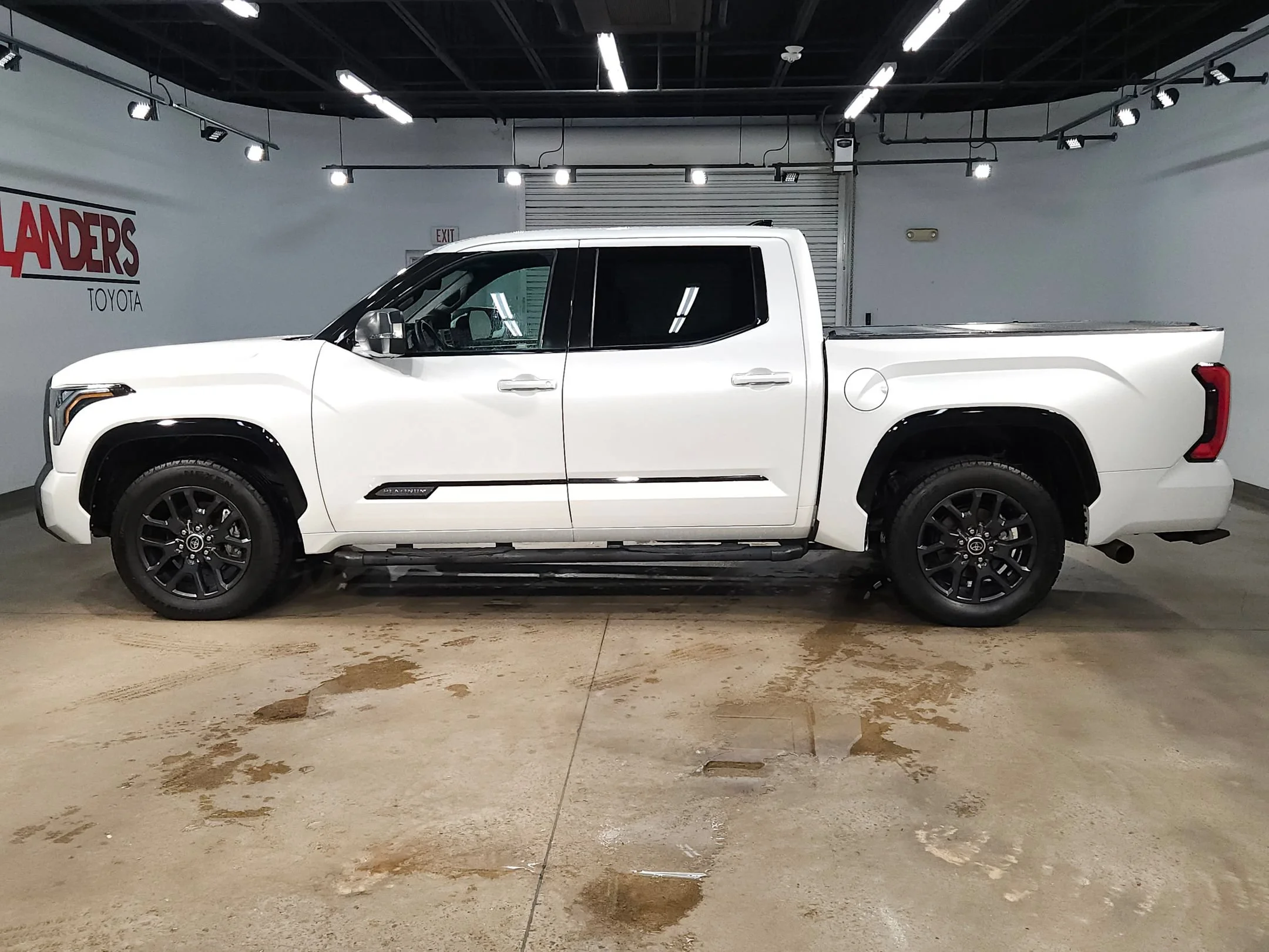 Used 2022 Wind Chill Pearl Toyota Platinum image 4