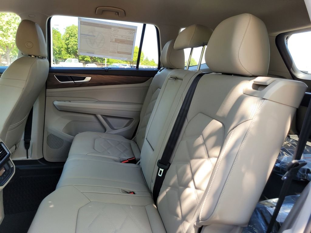 New 2025 Gray Volkswagen 2.0T SE w/Technology image 14