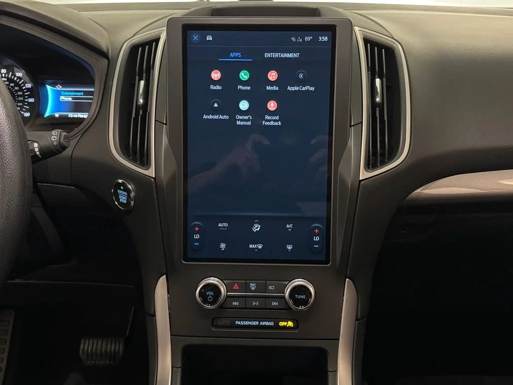 New 2024 Black Ford SE image 12