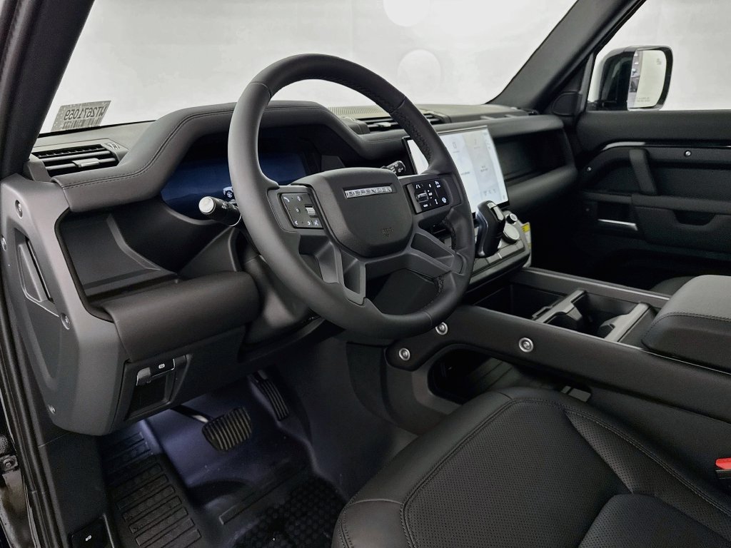 New 2026 Santorini Black Land Rover S image 9
