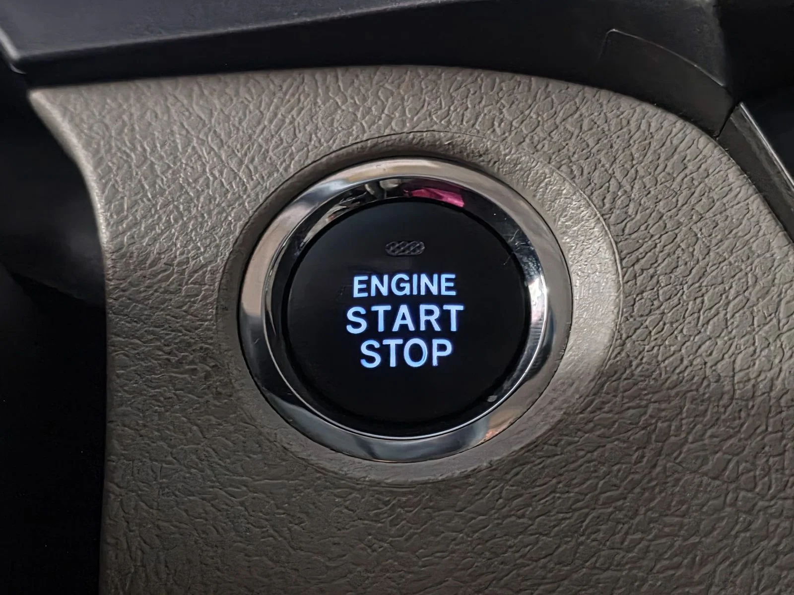 Used 2016 Red Toyota XLE image 41