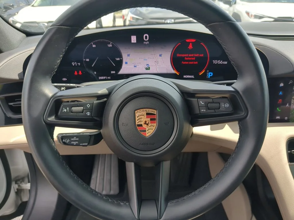 Used 2024  Porsche Base image 30