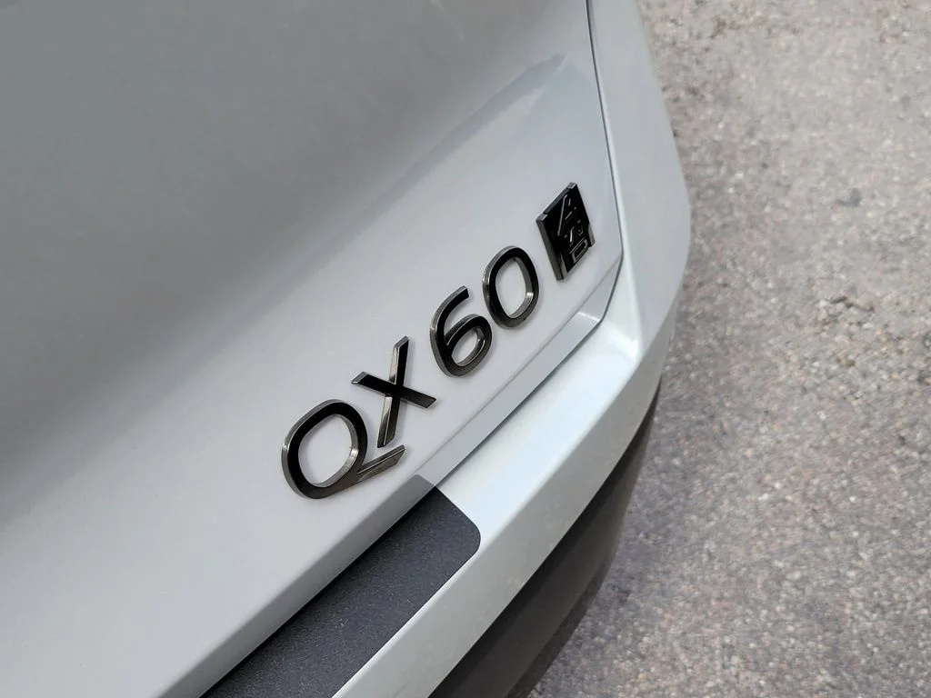 New 2027 2T RAD WHT INFINITI Autograph AWD image 6