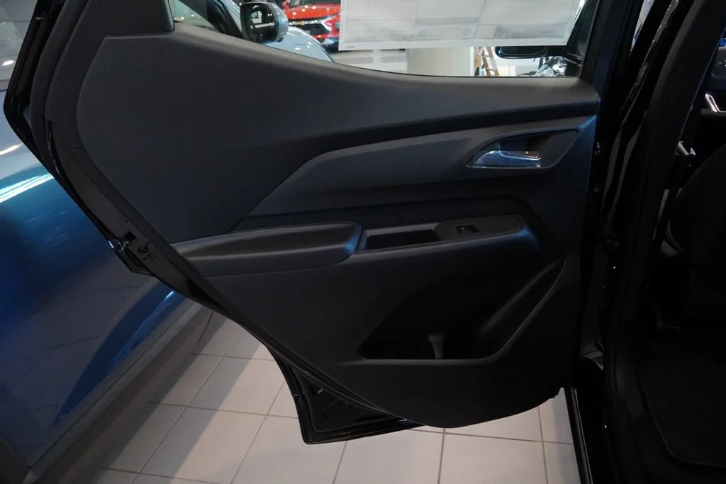 New 2027 Mosaic Black Metallic Chevrolet LT image 18