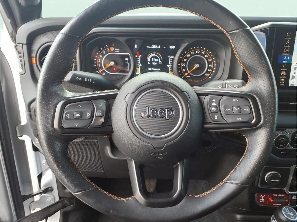 Used 2024 Silver Jeep Mojave image 22