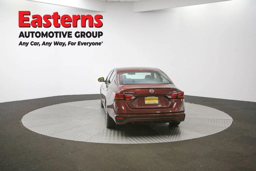 Used 2023 Red Nissan 2.5 SV image 34