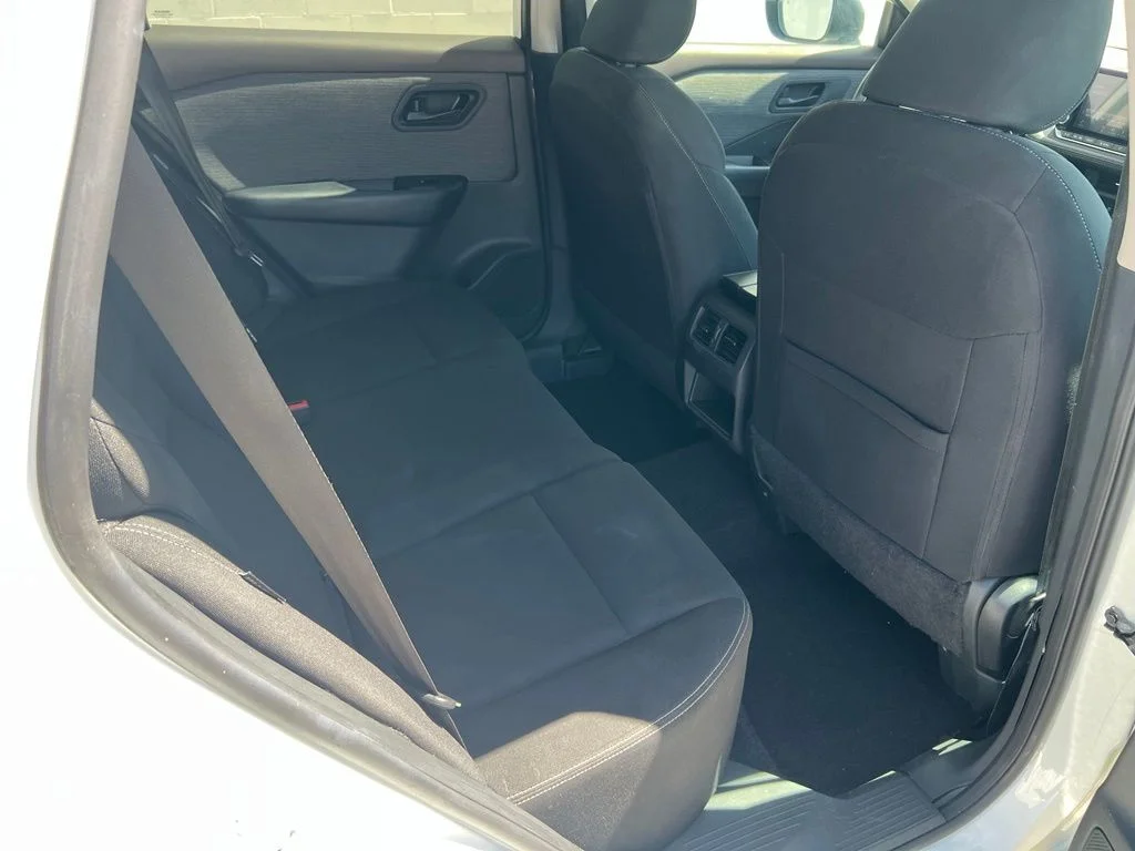 Used 2023 Glacier White Nissan S image 26
