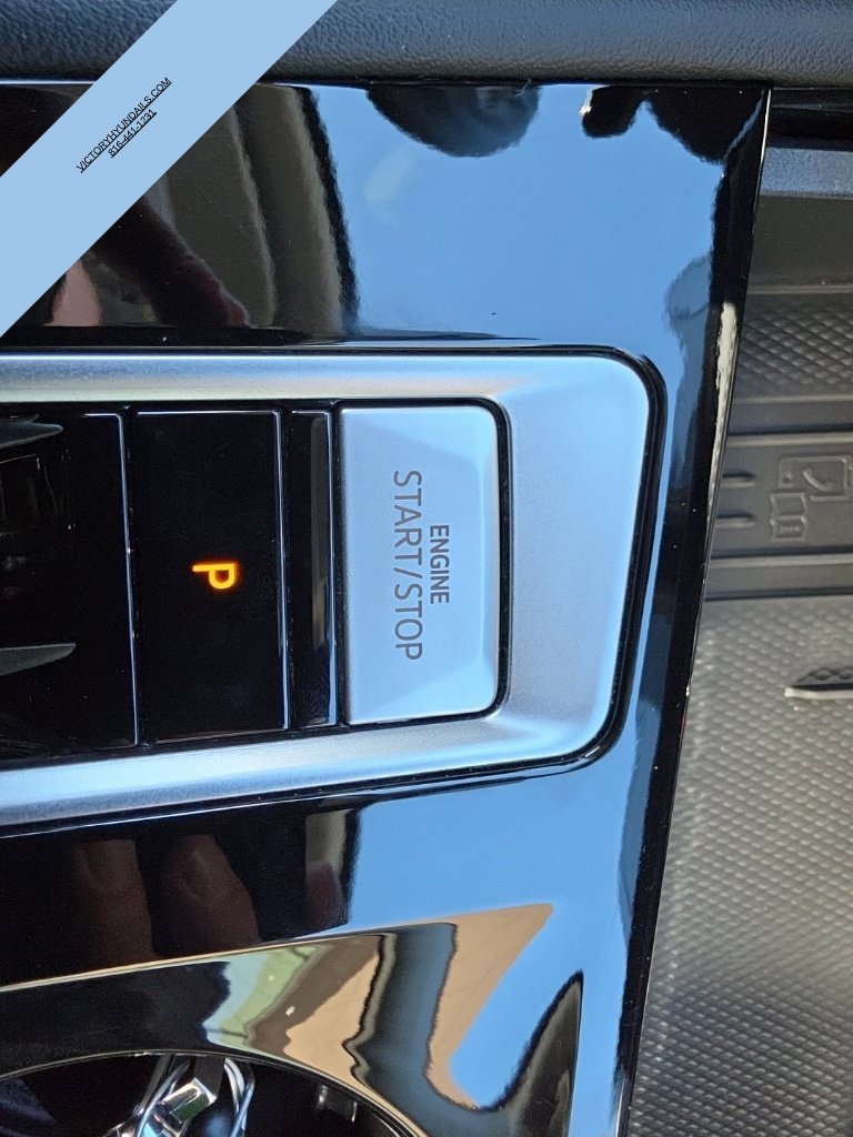Used 2026  Volkswagen SE w/Technology image 29