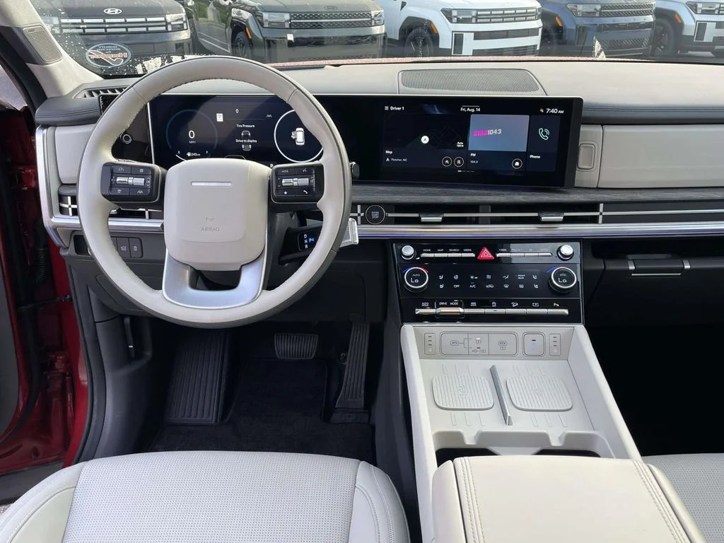 Used 2025 Ultimate Red Hyundai Calligraphy image 4