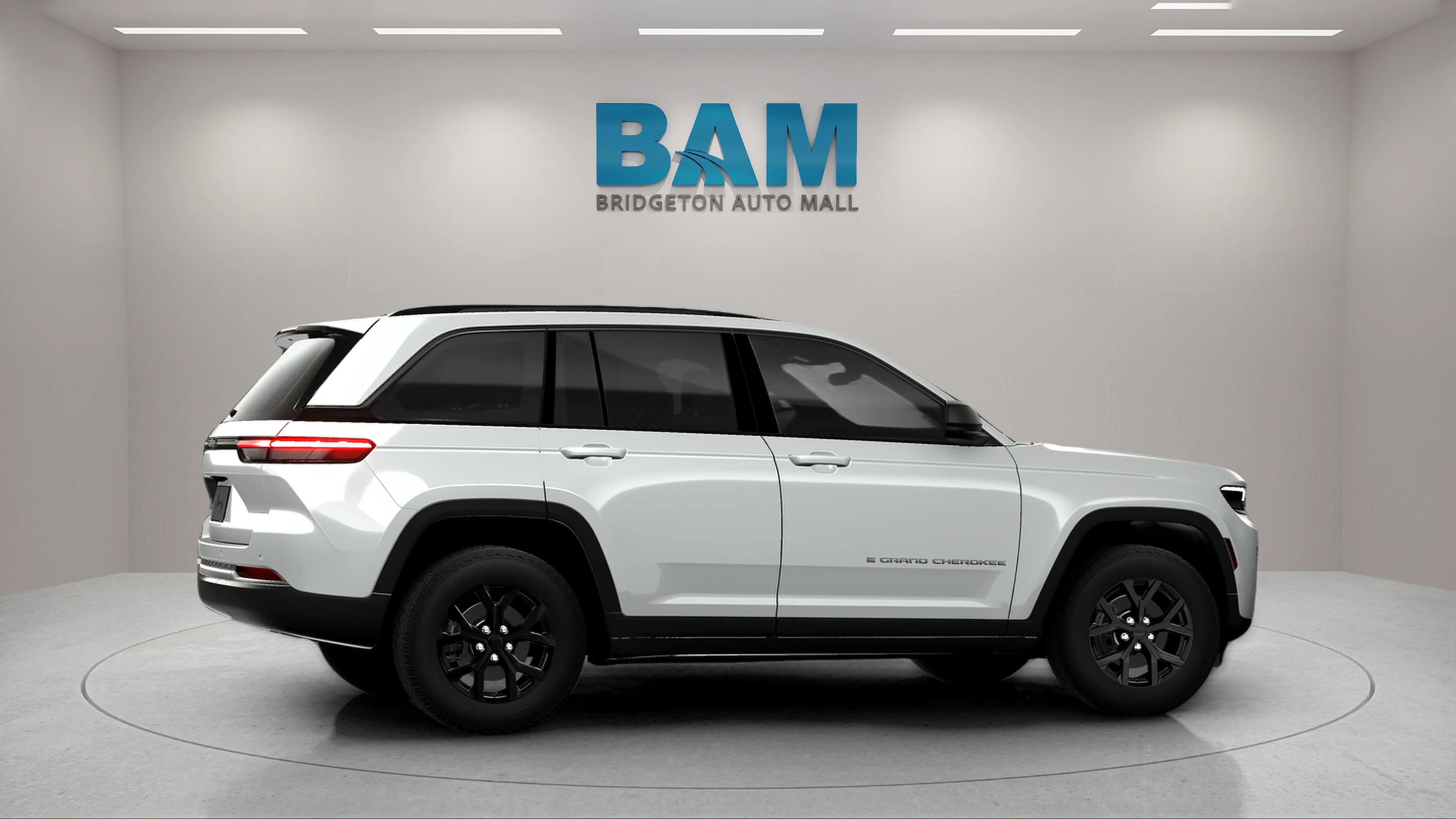 New 2026 Silver Zynith Jeep Laredo Altitude image 4