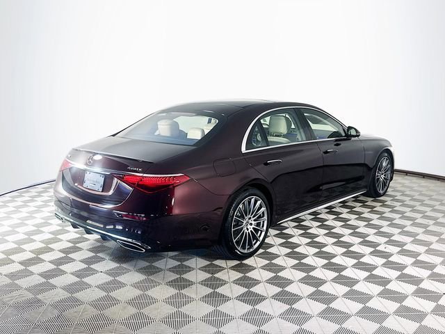 New 2026 MANUFAKTUR Rubellite Red Metallic Mercedes-Benz S 580 image 39