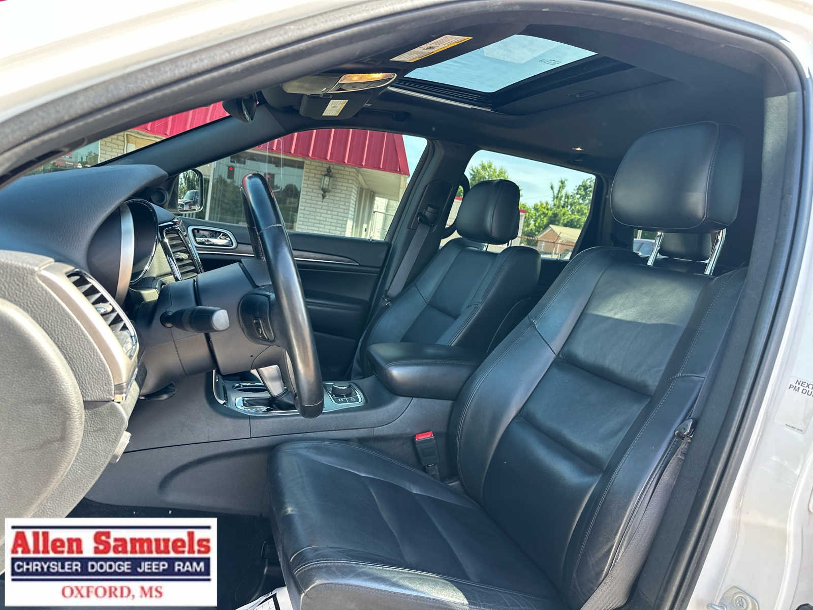 Used 2022 Bright White Clearcoat Jeep Limited image 11
