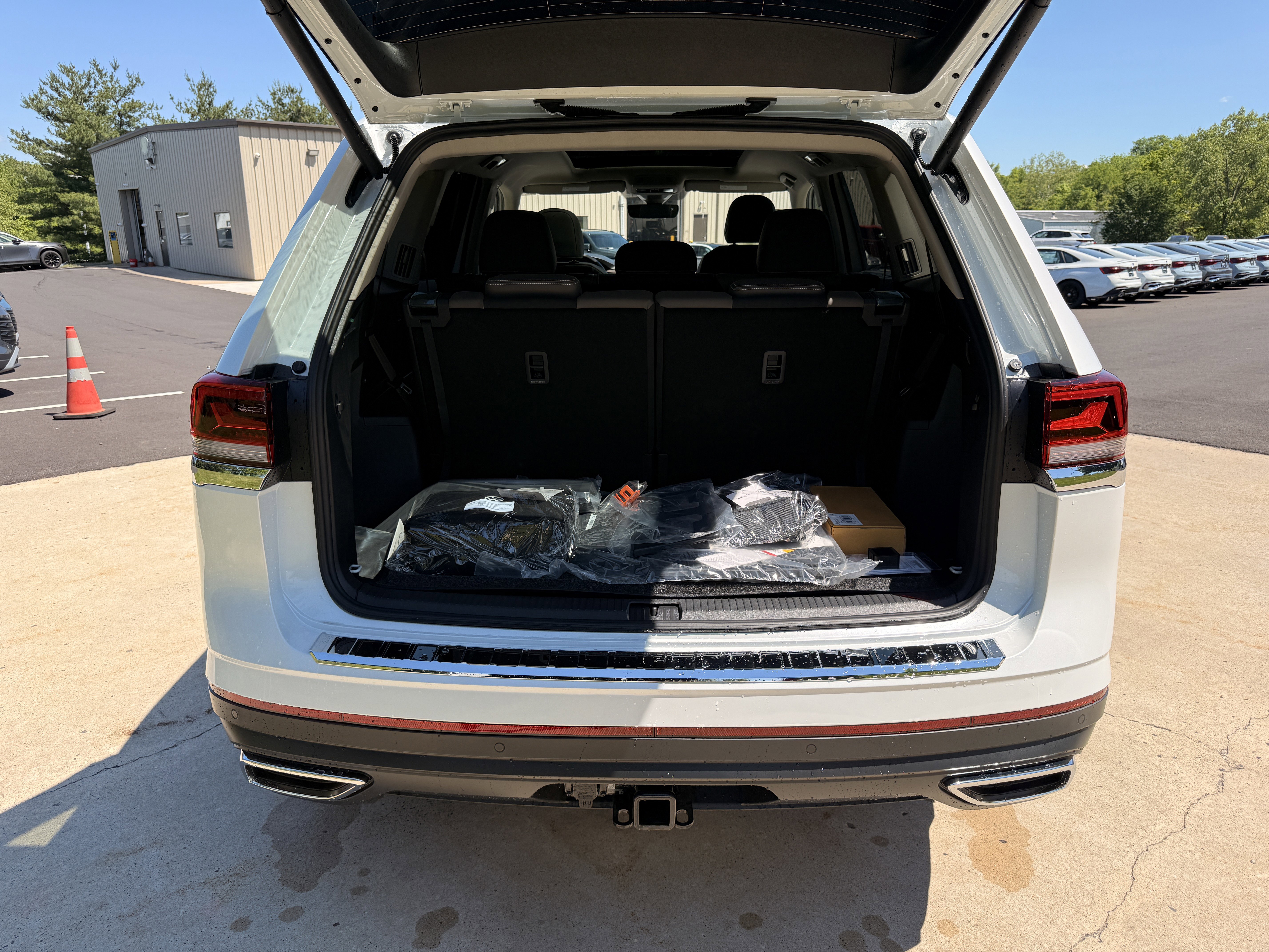 New 2026 Opal White Pearl Volkswagen 2.0T SEL image 15