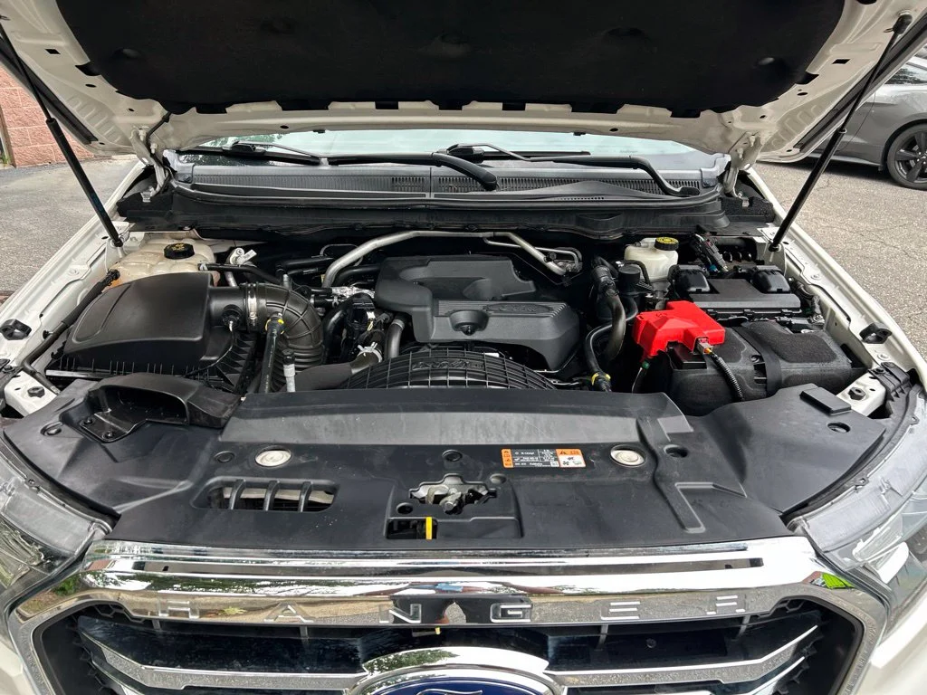 Used 2019 White Ford Lariat image 10