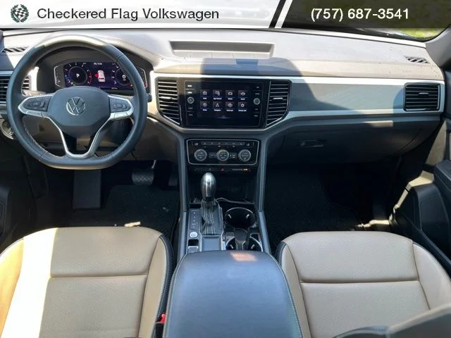 Used 2022 Deep Black Volkswagen 3.6L V6 SE w/Technology image 27