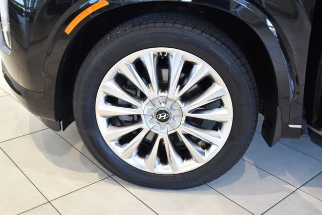 Used 2020 Black Hyundai Limited image 30