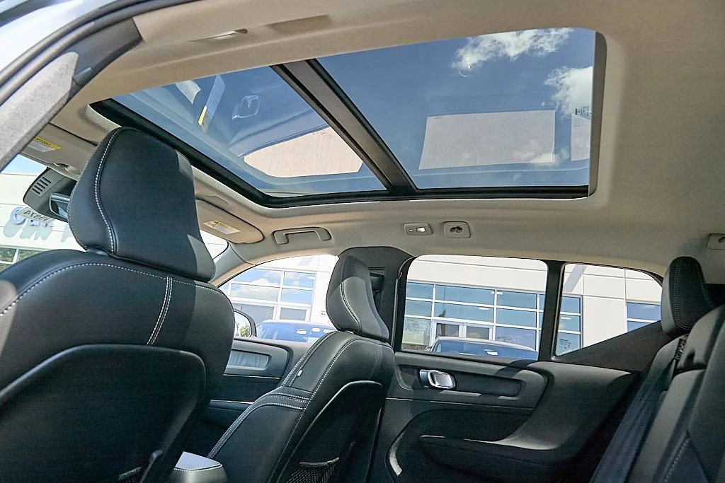New 2026 Cloud Blue Volvo Plus image 21