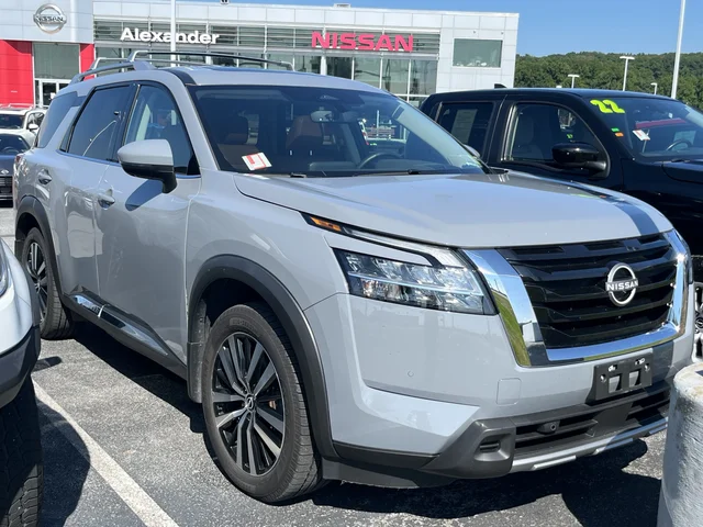 2024 Nissan Pathfinder Platinum