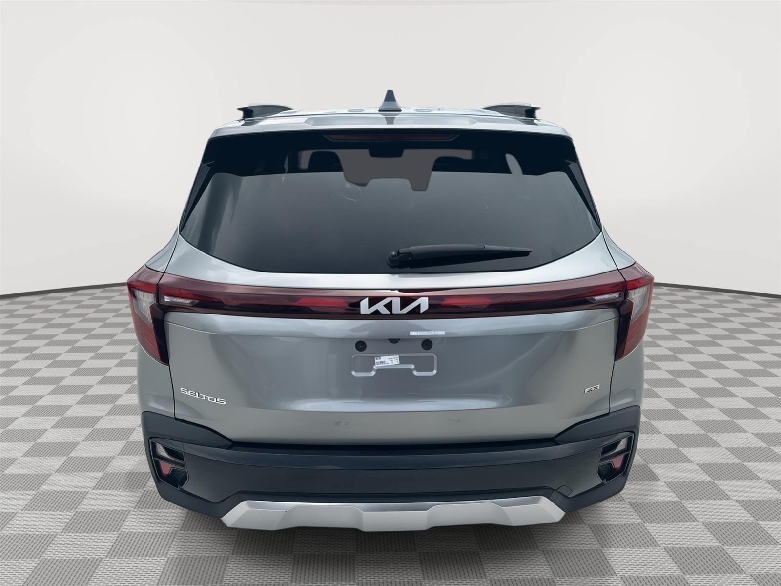 Used 2024 Steel Gray Kia SX image 5