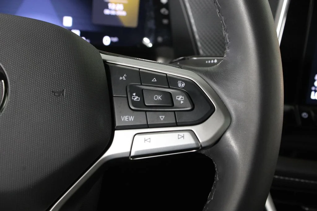 2025 Volkswagen Atlas Cross Sport SEL R-LINE - Photo 28