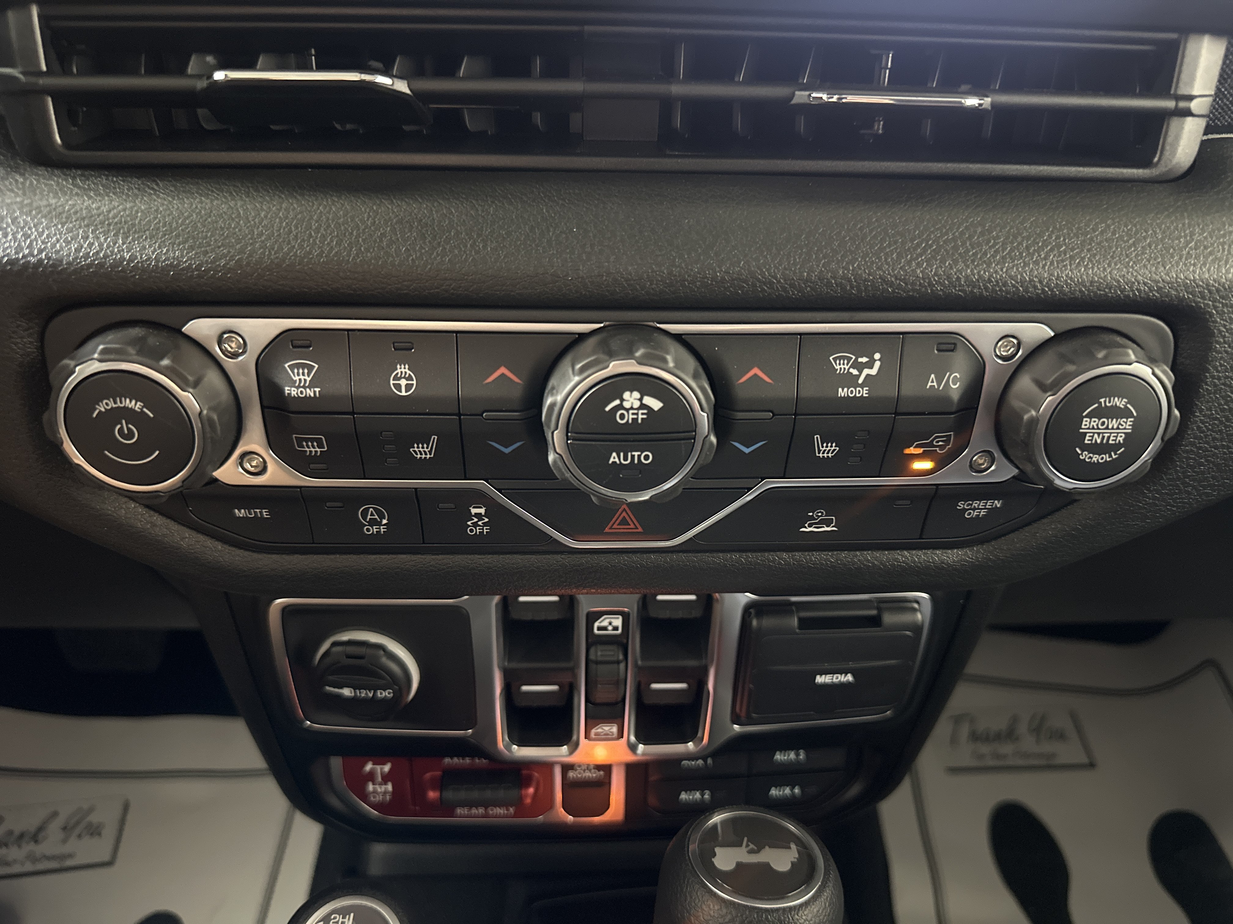 New 2026 Bright White Clearcoat Jeep  image 20