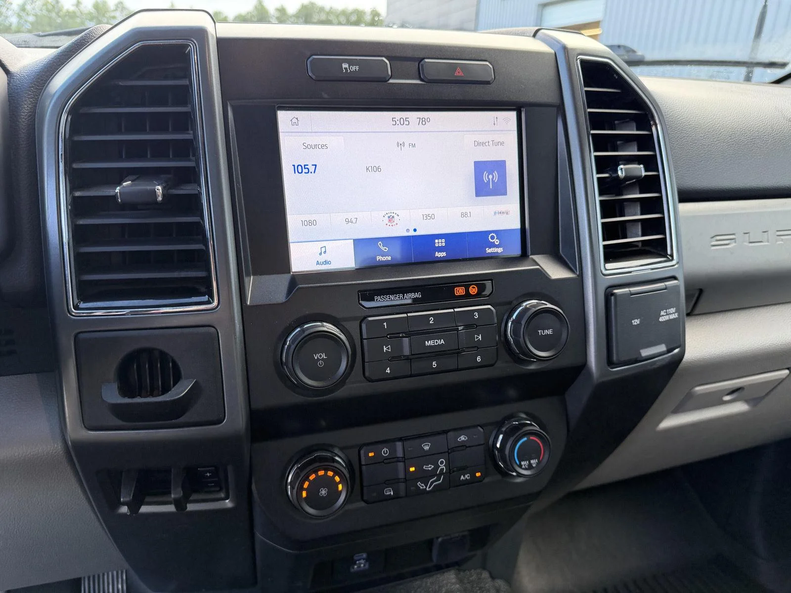 Used 2022 Oxford White Ford XLT image 11