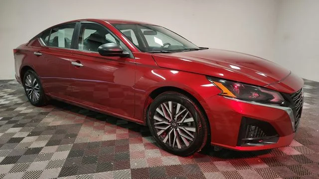 Used 2025 Red Nissan 2.5 SV image 8