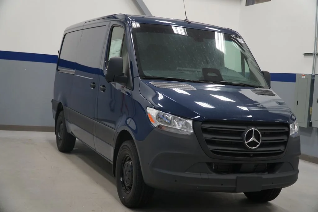 New 2026  Mercedes-Benz Cargo 144 WB image 1