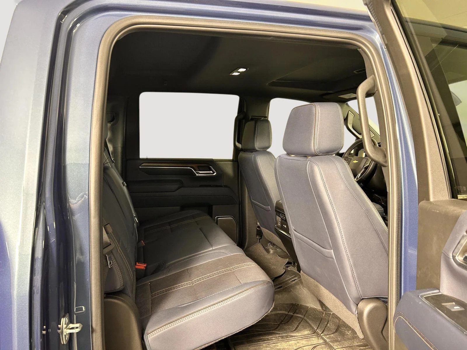 Used 2024 Lakeshore Blue Metallic Chevrolet High Country image 14