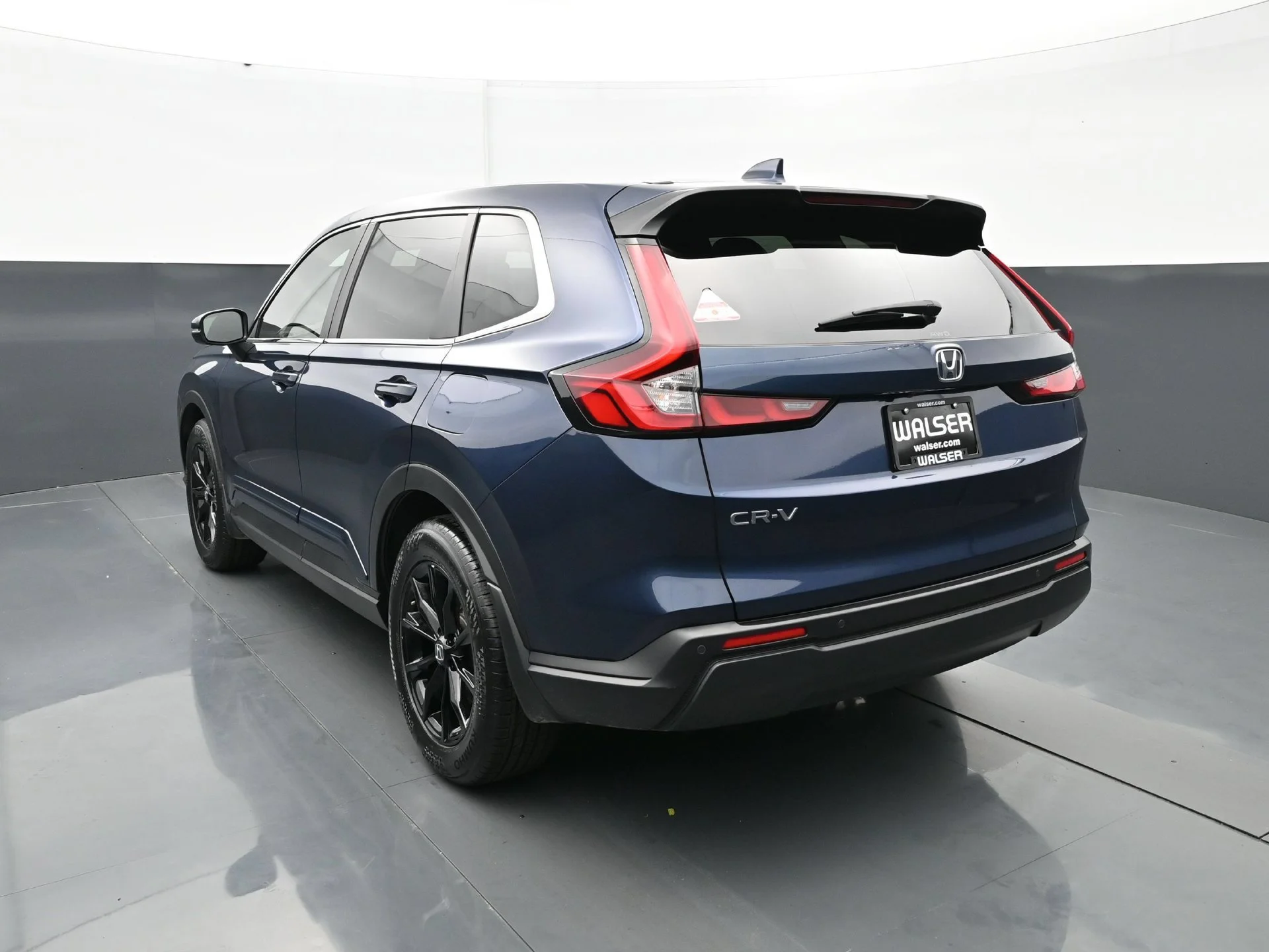 Used 2023 CANYON RIVER BLUE Honda EX-L AWD image 5