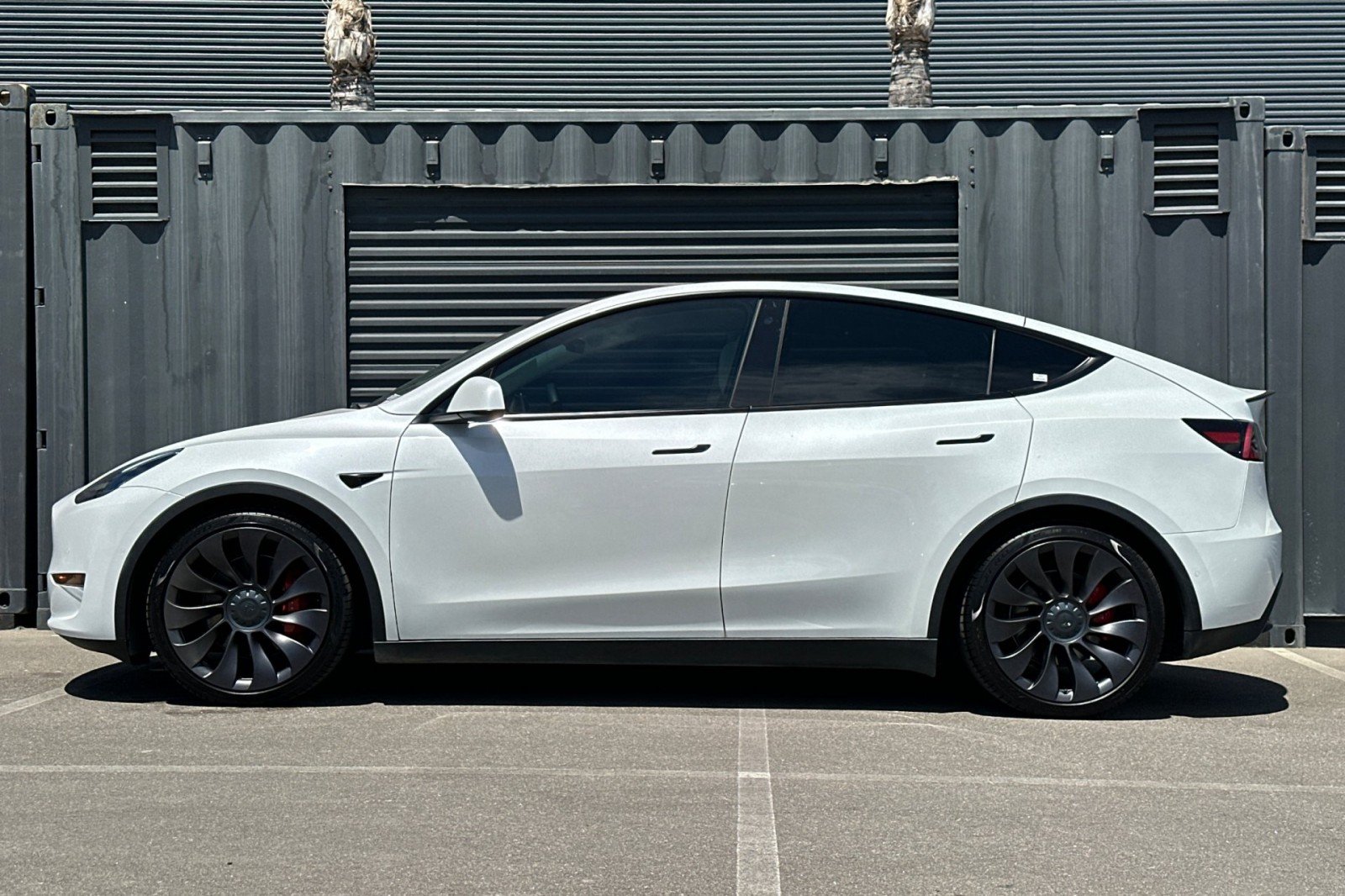 Used 2021 Tesla Model Y Performance with VIN 5YJYGDEF7MF091956 for sale in Long Beach, CA