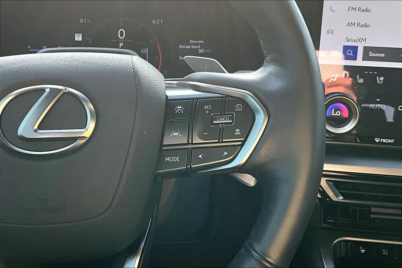 Used 2025 Wind Chill Pearl Lexus Premium image 25