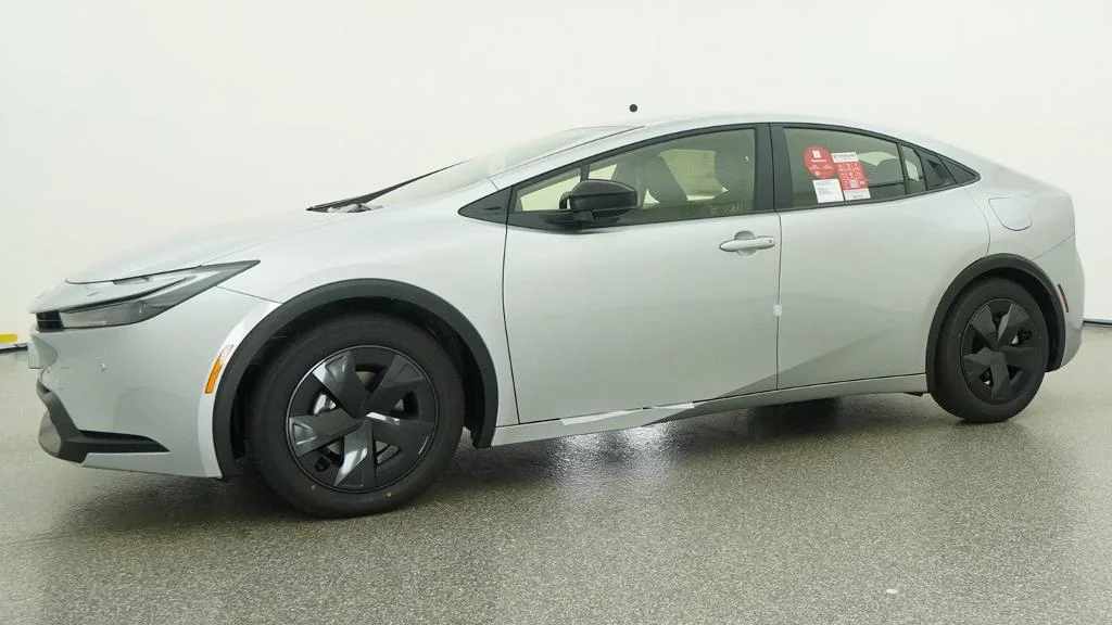 New 2027 Cutting Edge Toyota LE image 15